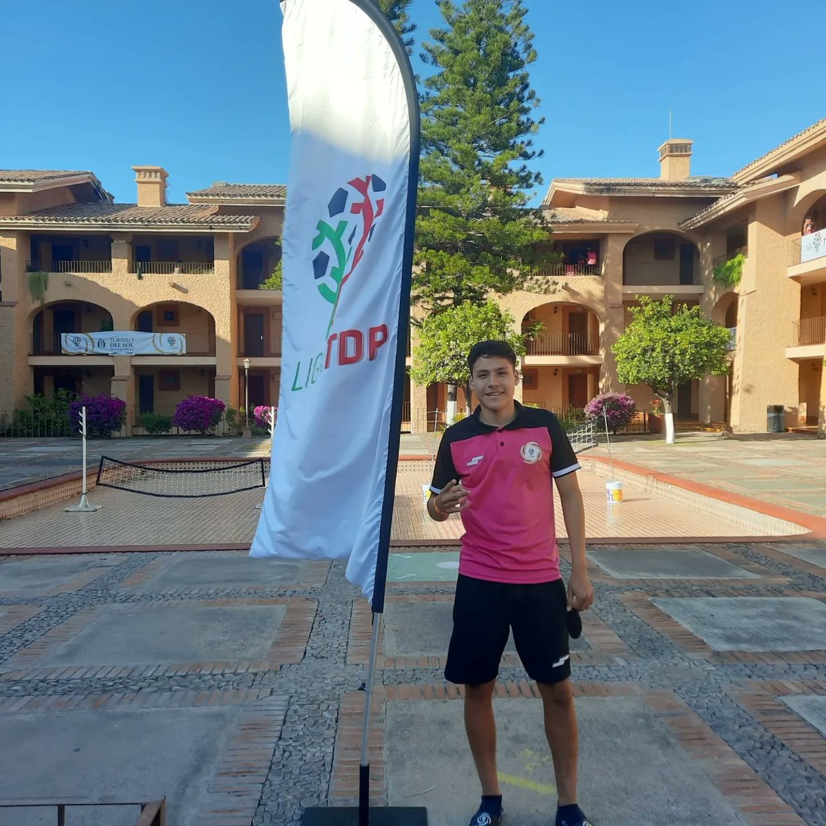 FcChilangos's tweet photo. Felicitamos a Mario Aguilar por su valiosa participación en el Torneo del Sol que organiza la @LigaTDP Estamos orgullosos de que representaras a Chilangos
#ALoChilango #TodosSomosChilangos https://t.co/nEE0Nzr9f4