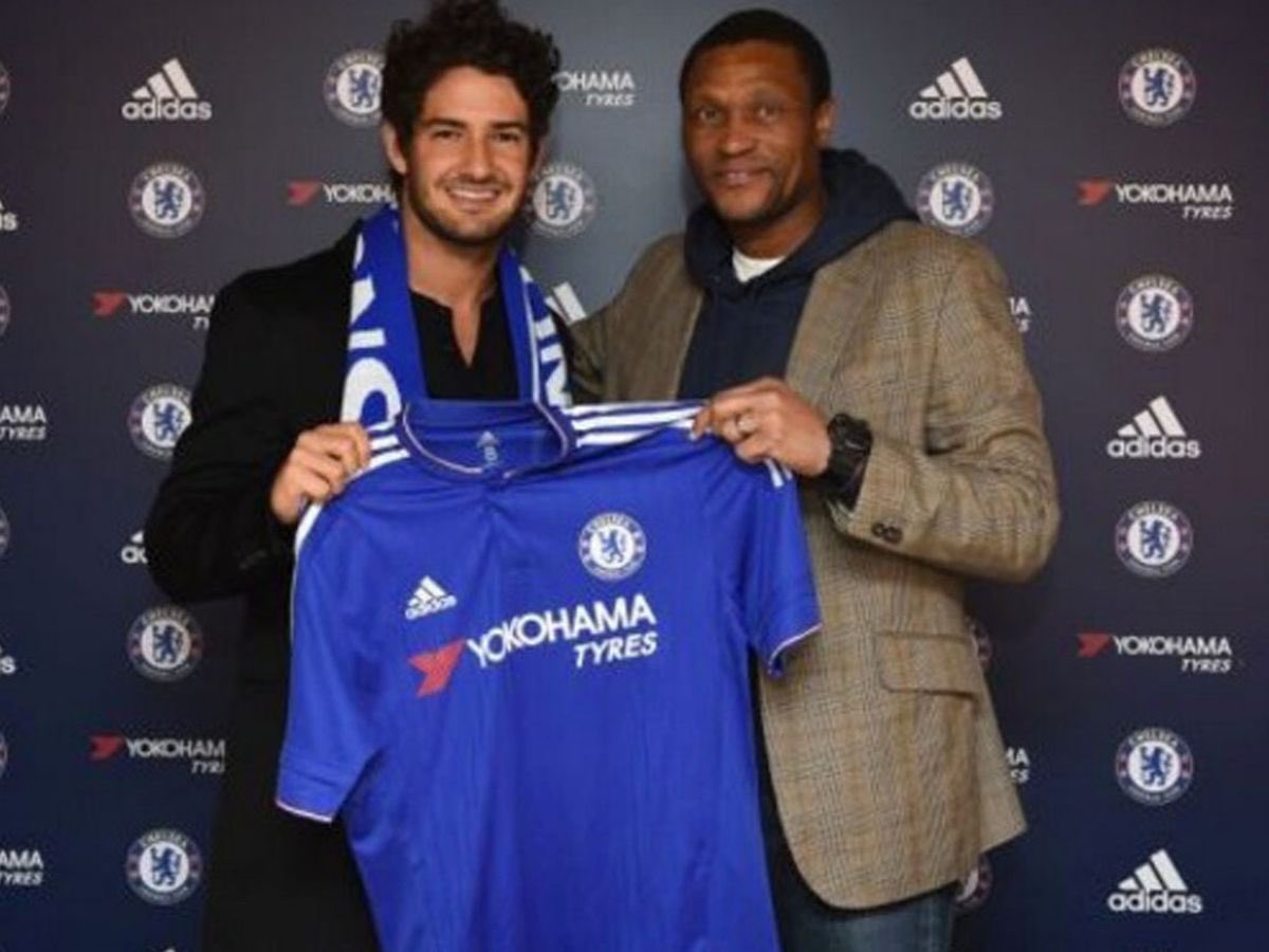 MG_OFFICIAL____'s tweet photo. @h4jj_ I think a bit more like Pato 🤣😂😂 https://t.co/CmMxzym0e9