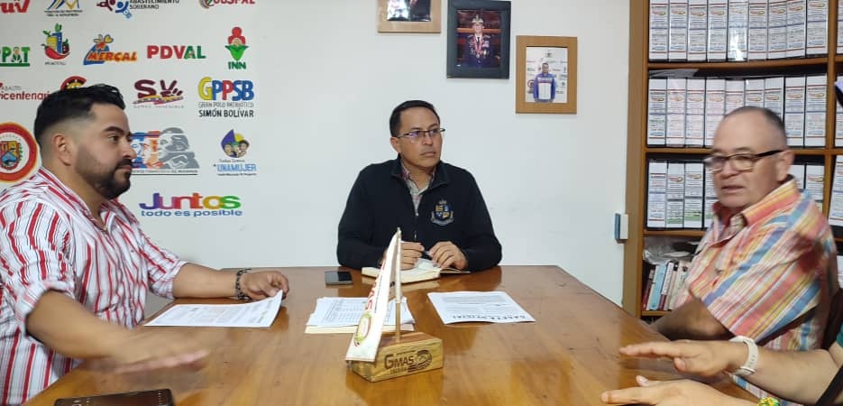 BermudezJoseA's tweet photo. #09Enero En compañía del Jefe Regional de los Clap Abog. @carlosperez_ch nos reunimos con el Tutor de La Concordia, Municipio San Cristóbal, el Lcdo. Armando Sánchez y el Comunicador Municipal Leonel Parra, para articular la gestión administrativa de los Clap en la parroquia https://t.co/splX2qgHED