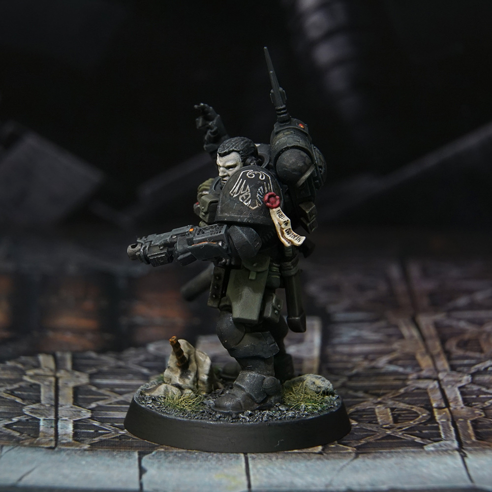 MatveyevDimitry's tweet photo. Raven Guard Infiltrator Sergeant. Unknown squad of the unknown company.
@WarComTeam
 #warhammerpainting #warhammer #warhammer40k #warhammer40000 #warhammerworld #ravenguard40k #ravenguard #spacemarines #adeptusastartes #primaris #primarismarines #infiltrators #wh40k #miniatures https://t.co/0fFLlgRzbV