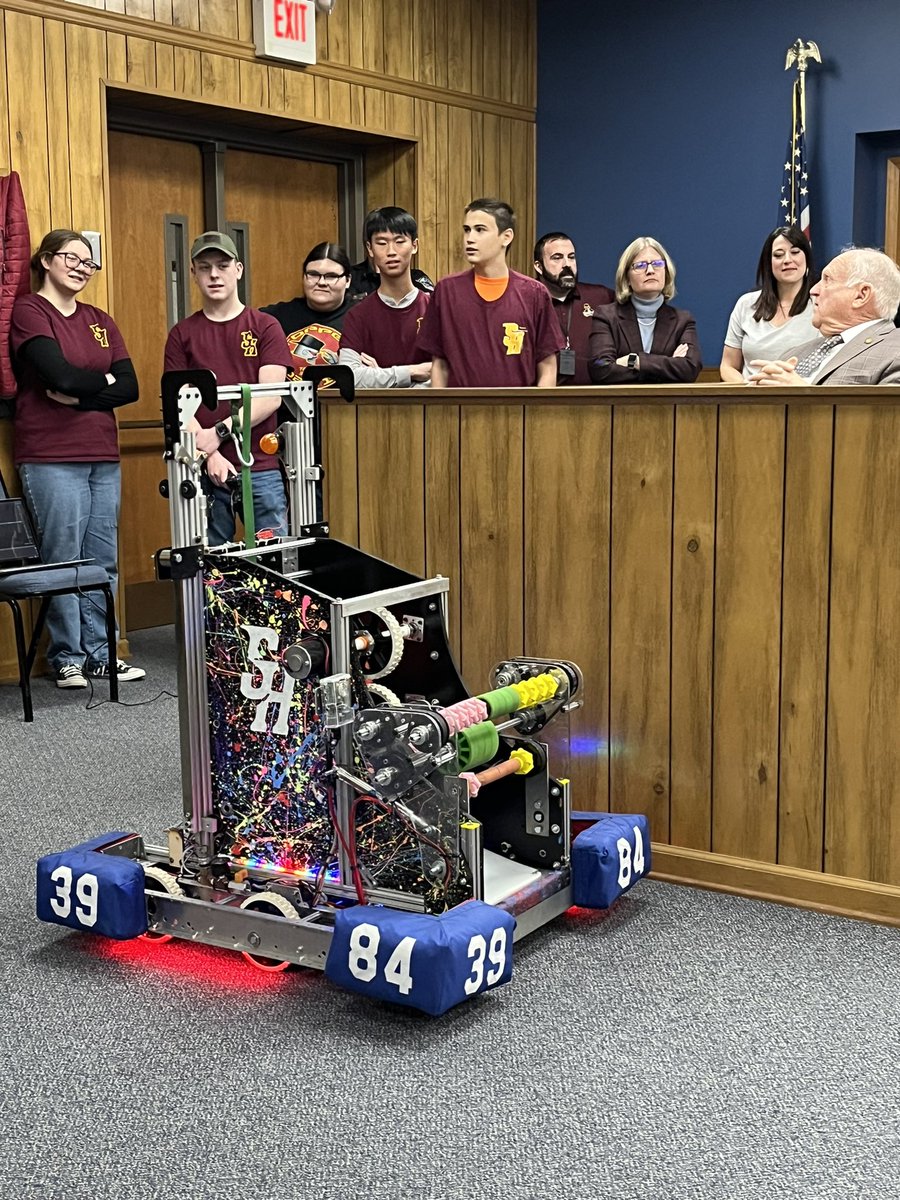 Julia Decker tweet media