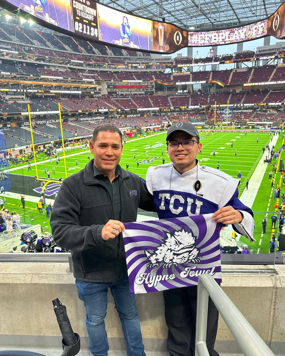miamicane4life's tweet photo. One more win! #LetsGoFrogs #TCUBand #tCUDad #BeatGeorgia #cfpnationalchampionship #SoFi https://t.co/NAktwdESTi