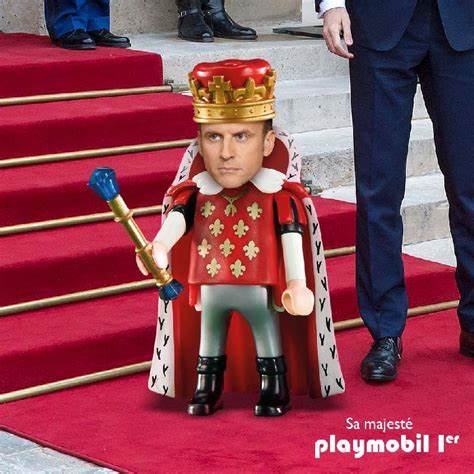 Osvaldo_Villar's tweet photo. Un pays du #commonwealthproductionunit #British #Commonwealth #Britain #English Pourquoi le #roi, Macron #Playmobil 1er, va-t-il remettre tant d'argent à un pays anglais, c’est là une des intentions réaffirmées symboliquement la soumission de la communauté aidée par le roi ! https://t.co/3OzUc168Wi