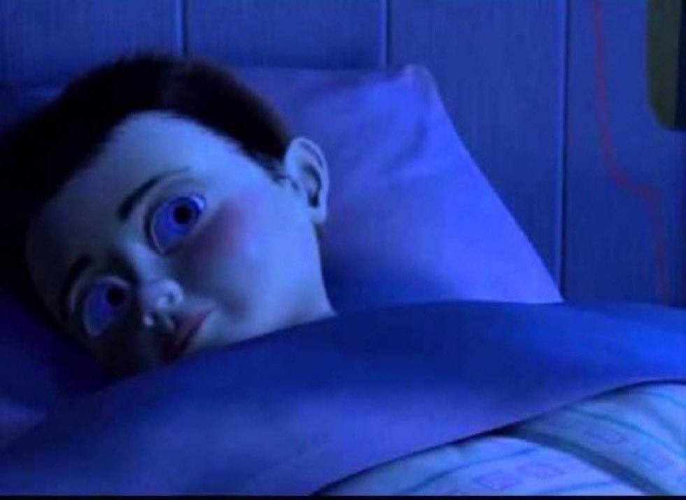 thega1nz's tweet photo. When you’re tryna sleep but she got them bright ass LEDs in her room https://t.co/Av2SgnLYhZ