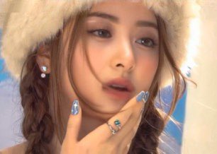 yunjinpicsx's tweet photo. HOTTEST WOMAN ALIVE https://t.co/QmUHPh3WMr