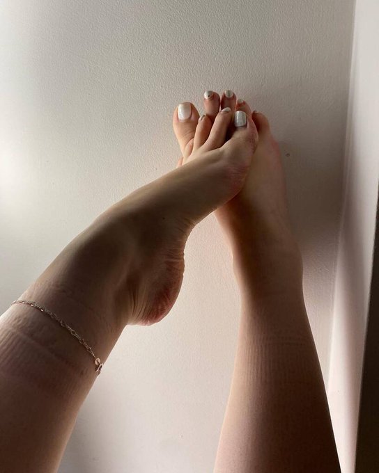 Just showing off my new lamp 💡🤭 #soles #feet #solesfeet #solesandtoes #sleepysoles #solesmodel #solesworship<a href="/tag/soles"class="tags">#soles</a><a href="/tag/feet"class="tags">#feet</a><a href="/tag/solesfeet"class="tags">#solesfeet</a><a href="/tag/baresoles"class="tags"><span>#baresoles</span></a><a href="/tag/toeslovers"class="tags"><span>#toeslovers</span></a><a href="/tag/solesandtoes"class="tags"><span>#solesandtoes</span></a><a href="/tag/solesworship"class="tags"><span>#solesworship</span></a>