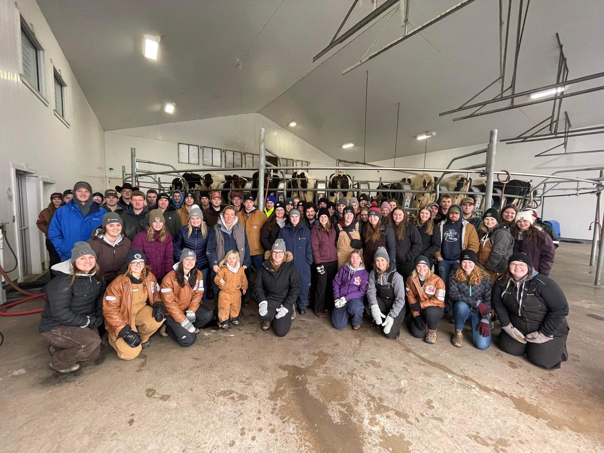 MegGoodfellow77's tweet photo. Starting the first day of the winter semester the right way, travelling out east with the UoG Dairy Science Club!        

Day 1: 
First stop was at Newbraeant Farms in Lancaster ON and second stop was at Blondin Sires in Saint-Placide QC! Headed to NB tomorrow! #aggiesgoeast https://t.co/fzHotD9EKp
