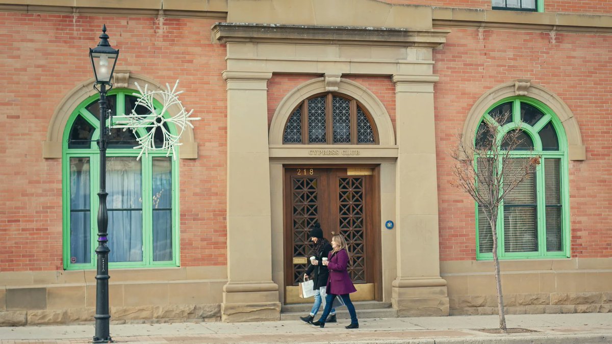 Take a walking tour of the historic downtown in Medicine Hat!
The beautiful buildings, coffee shops, and local stores are a must-see when you visit the city. 

#thishappenshere #downtown #yxh #medhat