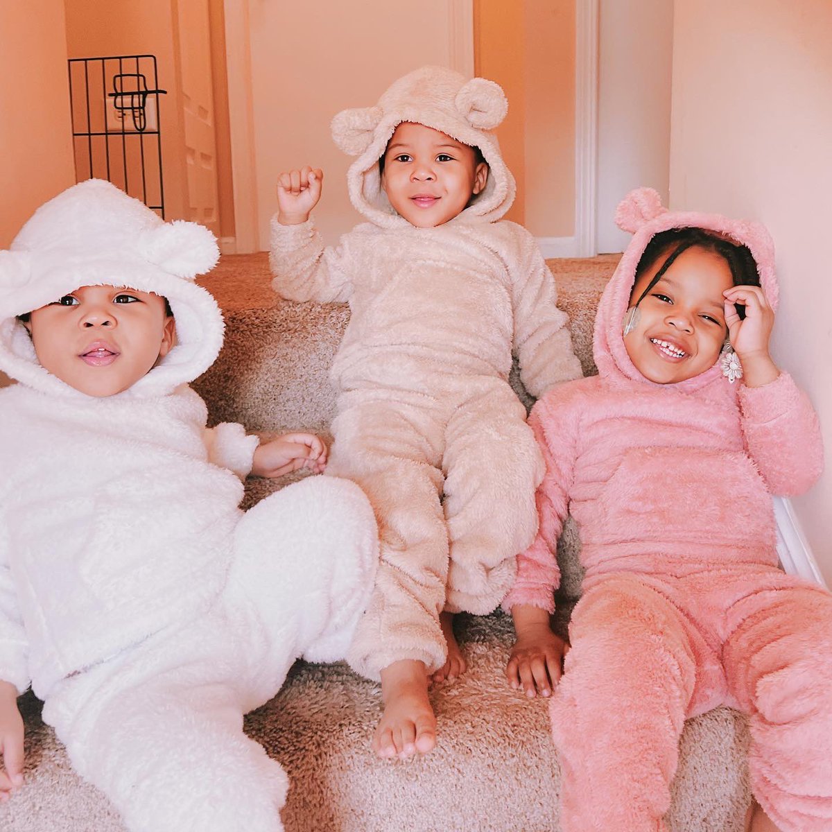 KeyisQueen's tweet photo. Lol I’m my babies personal photographer 😍 #Keyplus3 #Novakids https://t.co/Bdg9vEDyNB