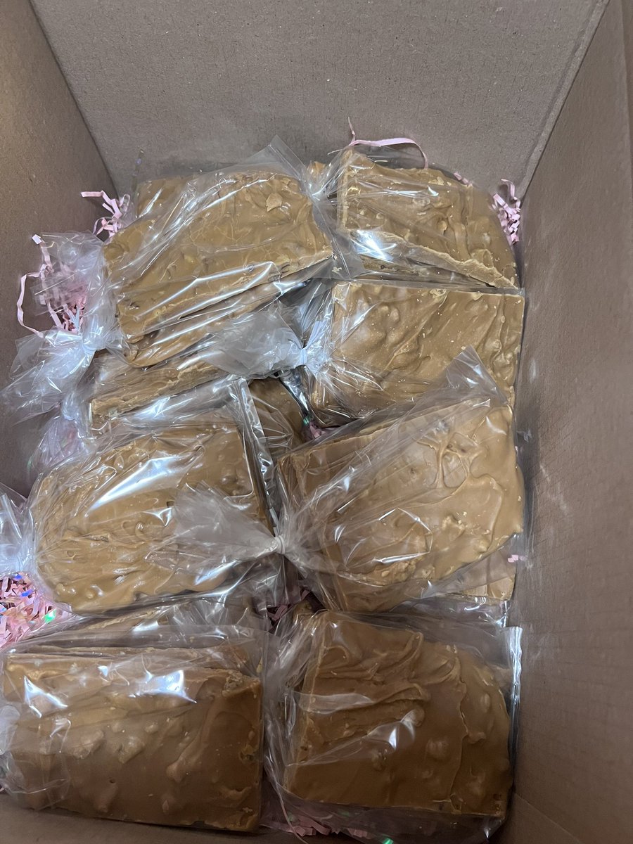 LiviSymone's tweet photo. 30 bricks going out👏🏽
#pecancandy #pralines https://t.co/WK3umgnuzv