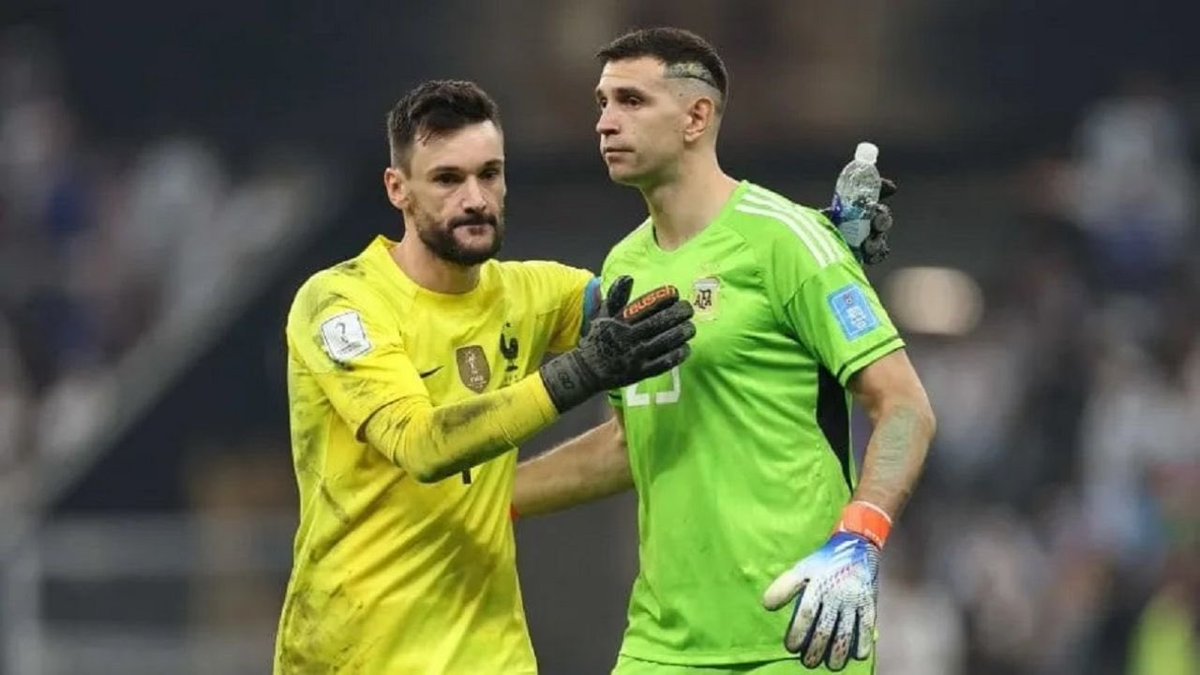 giraltpablo's tweet photo. “Hay cosas que no sé hacer. Hacer estupideces en el arco, desestabilizar al rival jugando al límite, no sé cómo hacerlo. Soy demasiado racional y honesto para ir a ese terreno”.

✍🏼🇫🇷 Hugo Lloris, para L’Equipe. https://t.co/QIFoP2jWDo