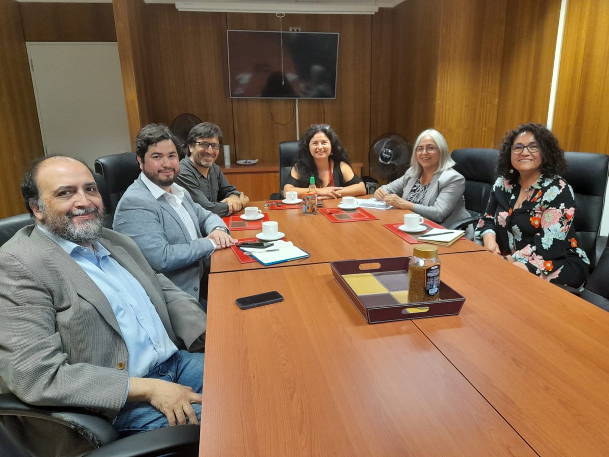 Educbiobio's tweet photo. Hoy, @Educbiobio, Elizabeth Chávez se reunió con autoridades de la Universidad del #Biobío 🏢para coordinar trabajo👩‍💻 en conjunto sobre #Educación, Memoria y #DerechosHumanos https://t.co/9uNUnJuU1C