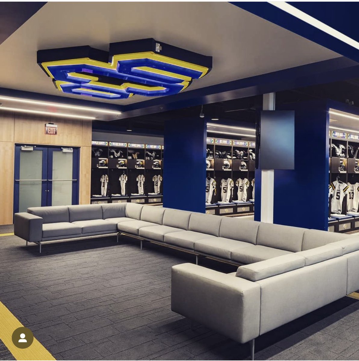 _CoachNeal_'s tweet photo. Very grateful and excited to begin my coaching career at @ucobronchofb as a defensive graduate assistant! Thank you @AdamDorrel for the opportunity. Let’s get it!! #RollChos https://t.co/hPl9F2ggpm