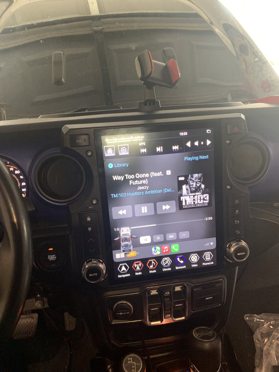 Un4giveabledude's tweet image. Glad I finally got my #Linkswell #teslascreen installed on my #JeepWrangler loving it so far!
