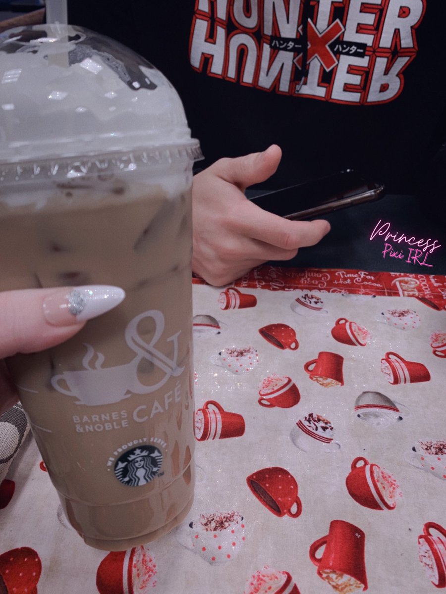 cyberpixii's tweet photo. coffee break with my partner &amp; simpfunded claws to *𝒔𝒏𝒂𝒕𝒄𝒉* your wallet 🎀💞 https://t.co/Dbvhh6Cqda