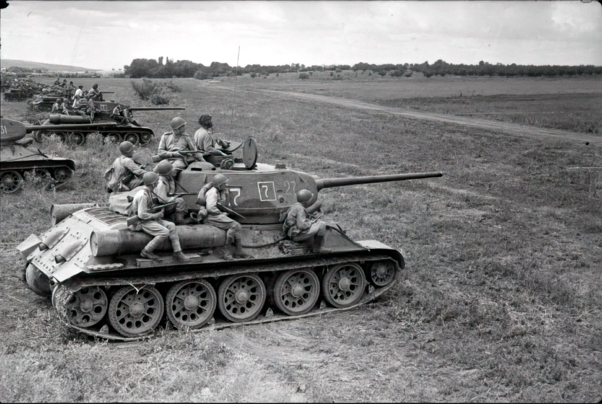 Tank Archives on Twitter "T3485 tanks with infantry riders deployed