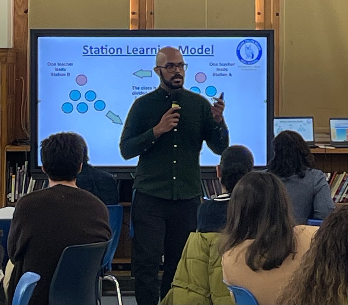 WCBryantHSLIC's tweet photo. Bryant staff engaged in Professional Learning on station teaching led by teacher leaders #DOEChancellor #relentlessquestforexcellence https://t.co/o0CIyK0vjb