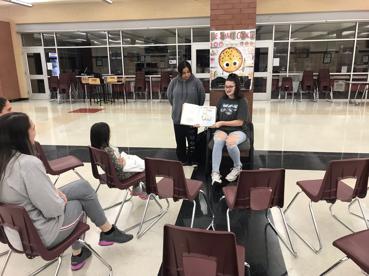 LauraHrabal's tweet photo. Come join us at the EMS-ISD Reading Festival at Saginaw!  @EMSISD https://t.co/mfnPPD7Rtx