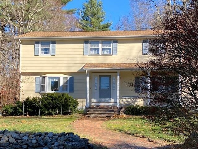 KevinCooperNH's tweet photo. If you've been holding out for the perfect home, look no further. #homesweethome #newhome  https://t.co/cjls2TUZwi https://t.co/bEzVZJ3kis