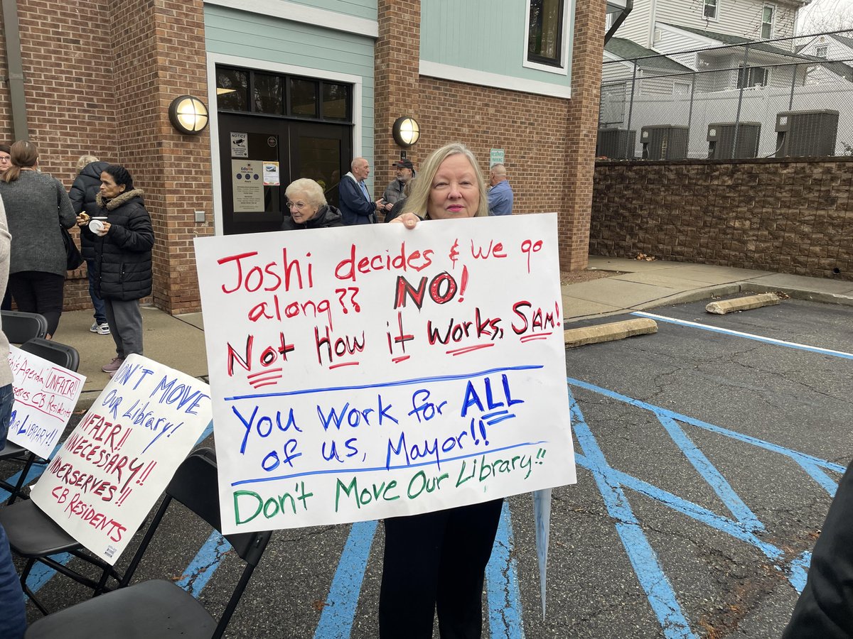 TheEdisonSun's tweet image. Edison mayor to hold meeting with upset Clara Barton residents on relocation of library Jan. 12

centraljersey.com/2023/01/03/edi…