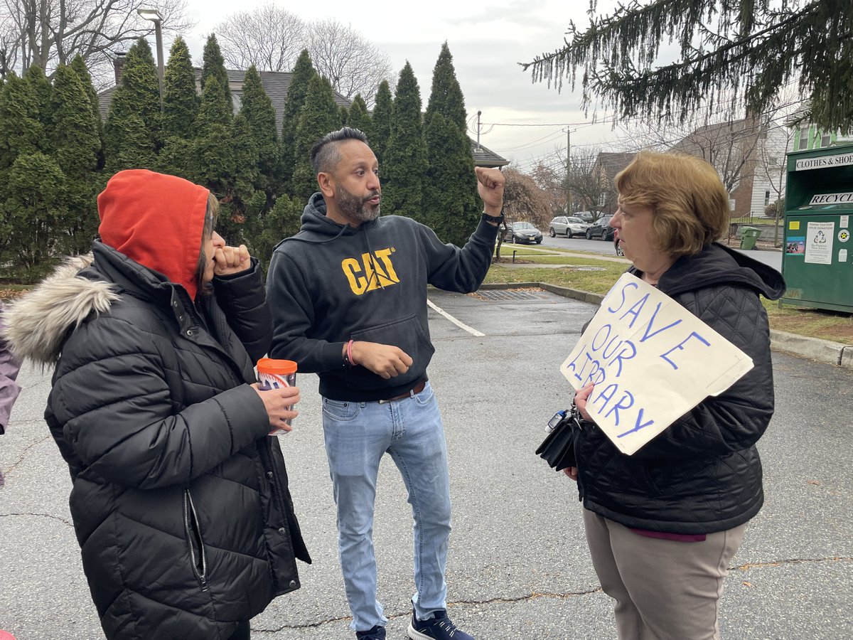 TheEdisonSun's tweet image. Edison mayor to hold meeting with upset Clara Barton residents on relocation of library Jan. 12

centraljersey.com/2023/01/03/edi…