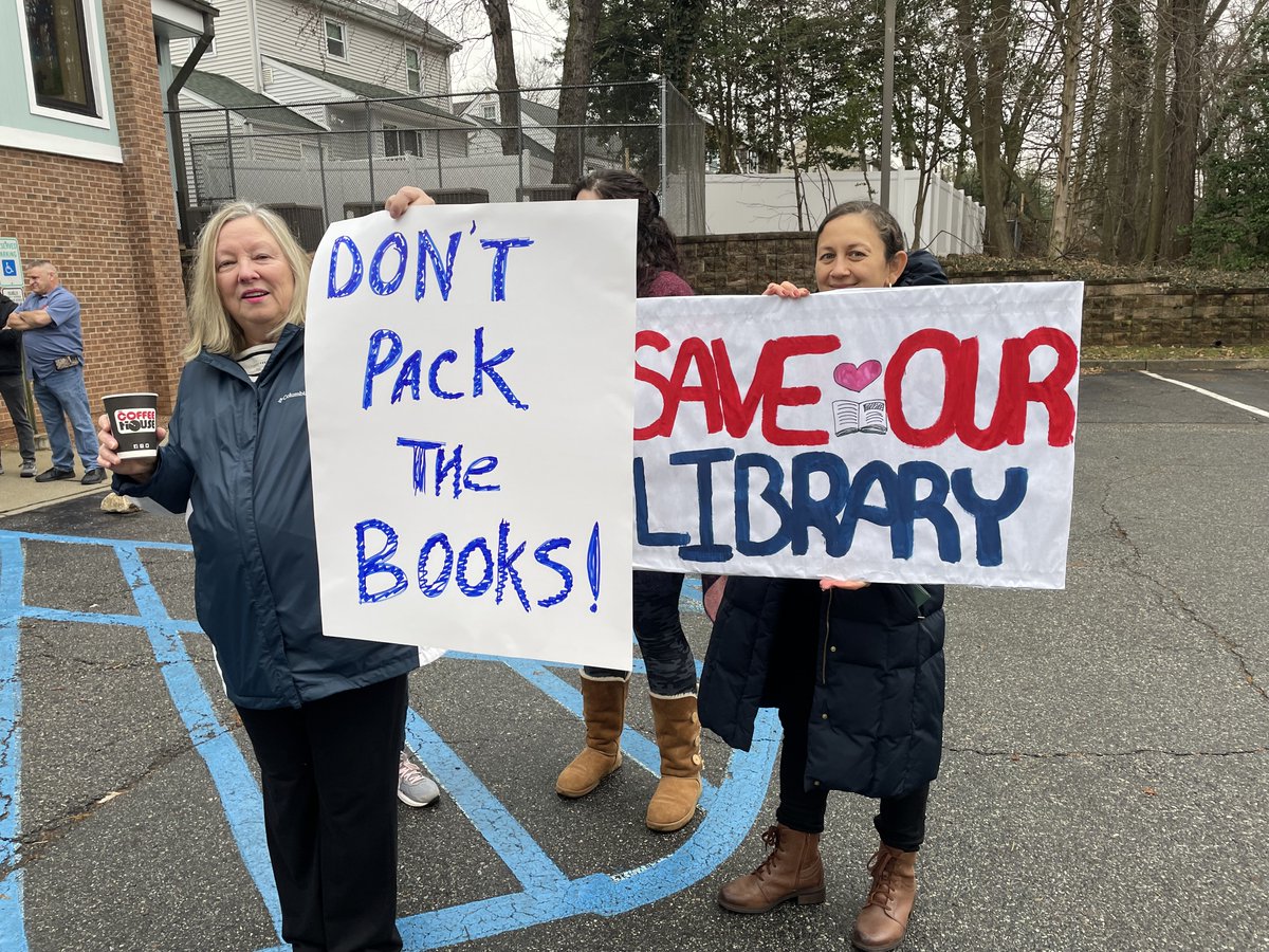 TheEdisonSun's tweet image. Edison mayor to hold meeting with upset Clara Barton residents on relocation of library Jan. 12

centraljersey.com/2023/01/03/edi…