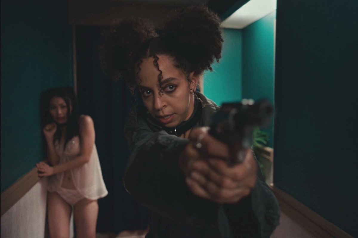 rickchung's tweet photo. #DoorMouse traps @hayleau as she unravels a stylish indie neo-noir 🚬 dripping with contemporary pulp

My review: https://t.co/LnFpjqzrl9 #VIFFCentre https://t.co/dQnmdkSpFo