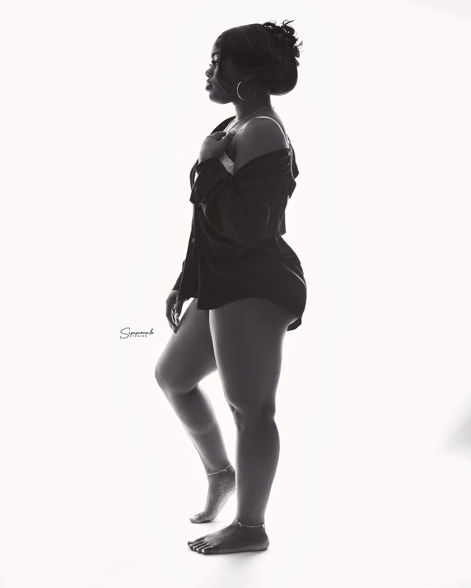 Silhouette of a perfect frame🖤
📸: <a href="/_NevaThatB/">The Girl With The Camera📸</a>
