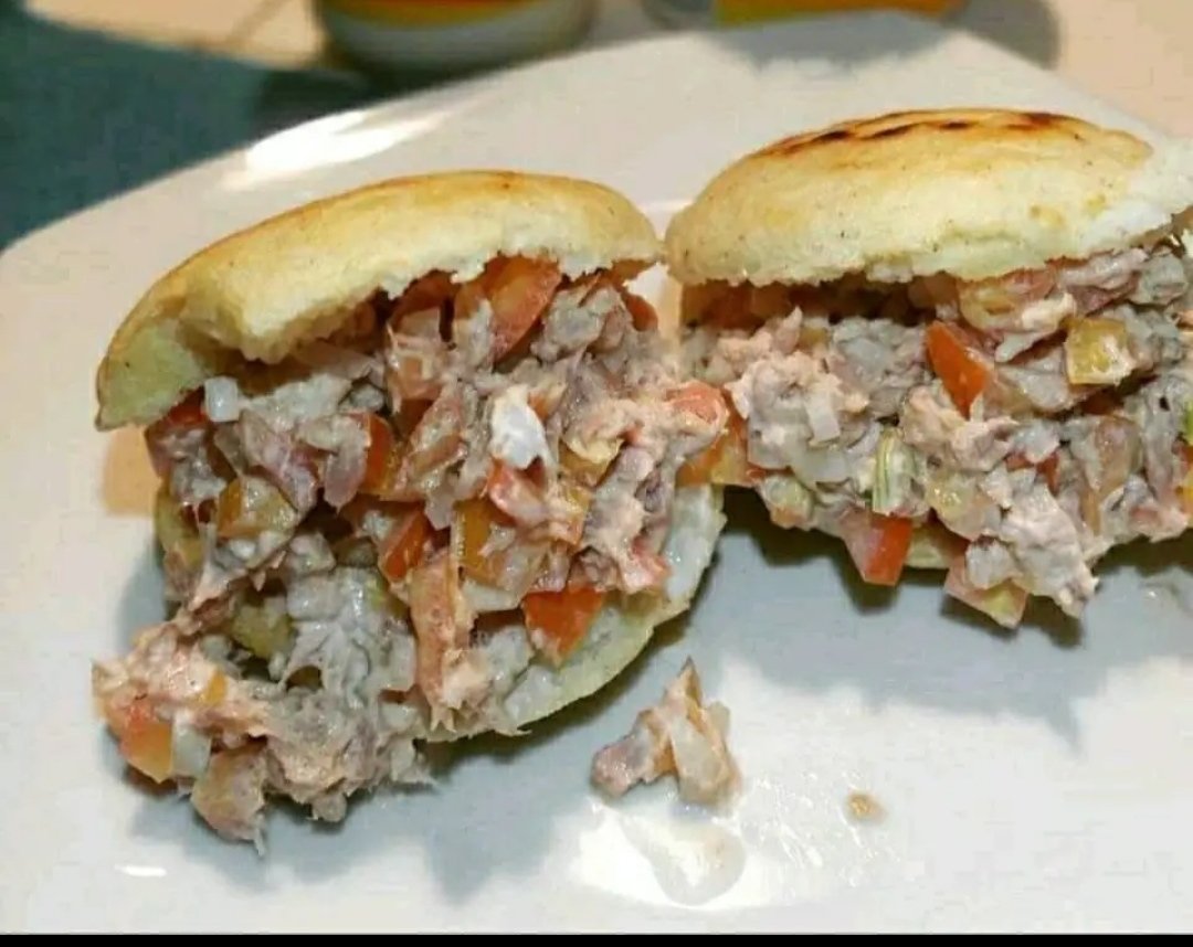 CariGuarico's tweet image. Te voy amar por siempre arepa de atún con tomate y cebolla ❤️
