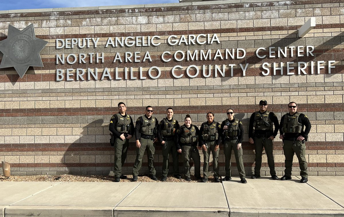 BCSONM's tweet photo. #NationalLawEnforcementAppreciationDay

🚔💙 🚔💙 🚔💙 🚔💙 🚔💙 🚔💙

BCSO would like to give a HUGE shoutout to the men and women that serve and protect Bernalillo County. The sacrifice and hard work of BCSO deputies never go unnoticed.

THANK YOU! https://t.co/taZSHoo0bc
