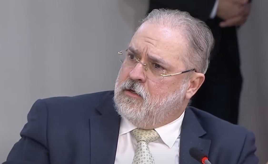 muriloffagundes's tweet photo. A fala de Aras... e a reação de quem escuta 👇 https://t.co/yEb7s9ugYK