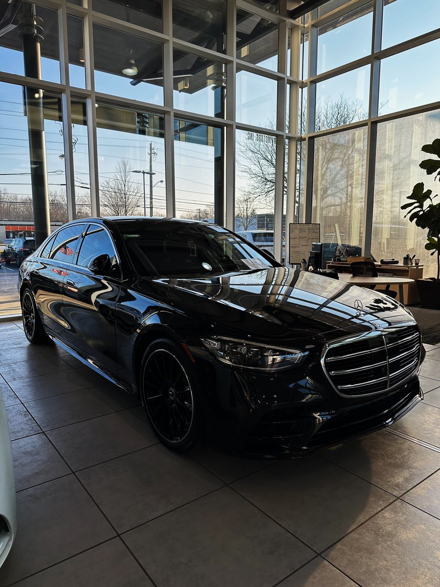 Obsidian Black / Red S580
