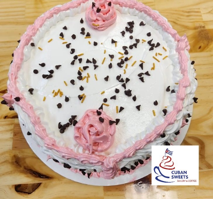 cuban_sweets's tweet photo. Delicious cakes for any occasion!🇨🇺😋😍 #CUBANOS https://t.co/FNtw5nPwtT