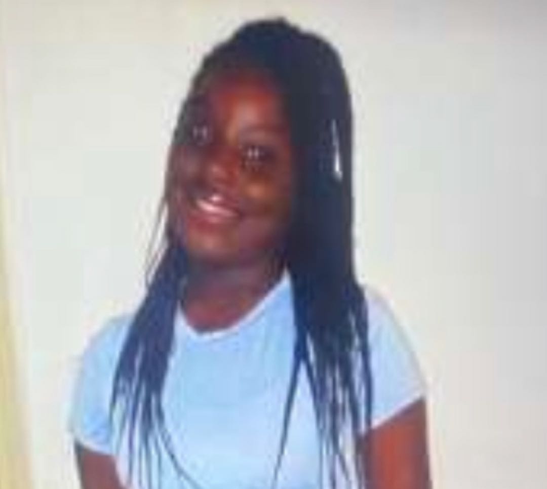 We need your help locating Sasha, 12, who was last seen on 1/9 leaving her home on Beresford Cir. She’s 5’4, 125 lbs w/ brown eyes &amp; black hair in braids. She was last seen in a black Rugrats hoodie, black pants &amp; rainbow shoes. If you see her call SVU at 770-724-7710. #WeAreDKPD