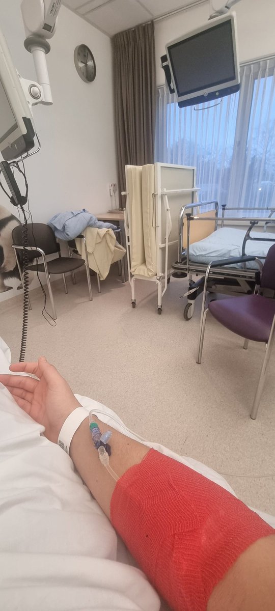 InterstellarDOC's tweet image. Only business out here, already back home after a week in the hospital 🫡 motherfuckers took my galbladder