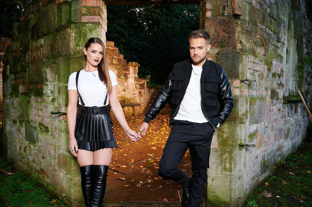 mr_sjpatterson's tweet photo. Absolutely obsessed with this shoot of Sienna and Ethan. Definition of iconic😍 #Hollyoaks https://t.co/792vjdHVfj