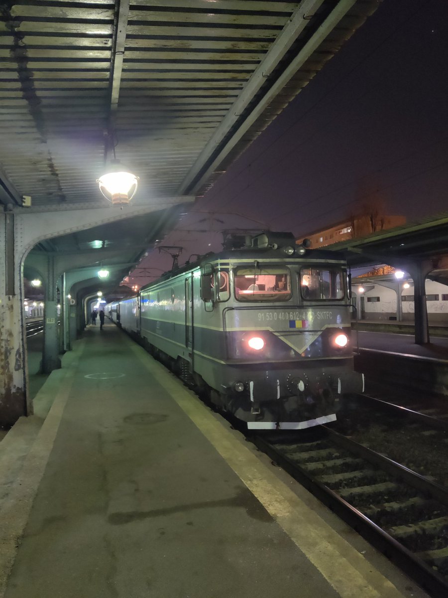 WorldonRails's tweet image. So the journey back to the #WorldonRails HQ has started with @CFR_Calatori IRN 1821 to Arad.

Not yet sure what route I will take from there. I&apos;m thinking #Poprad today, sleep there, a #tatra #train round tomorrow and then see how far towards CZ I&apos;ll make it. #createyourownstory