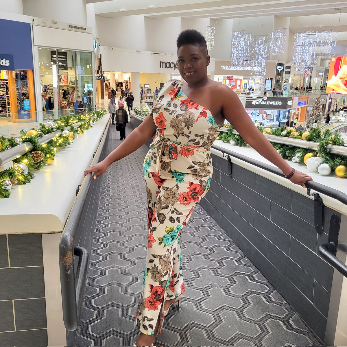 moonlightcurvy's tweet photo. Speaking of FABULOUS. 
Fashion with LOVE ❤️ 😍 💖 
https://t.co/9LYgTUkqII https://t.co/D5wudwX6Vx