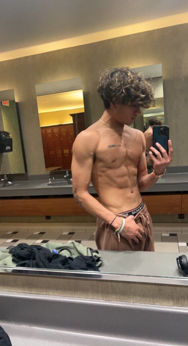urdadeddie's tweet photo. Rt if you are down for a long cardio workout https://t.co/e6bL4jFcaX