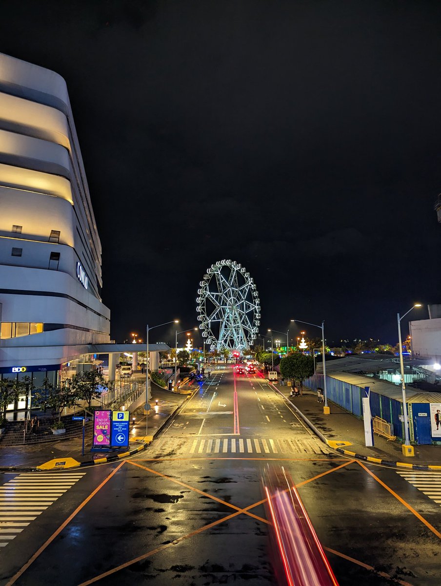 neilaga7's tweet photo. @madebygoogle Manila, post-holiday rush. https://t.co/QtSA0s1ewr