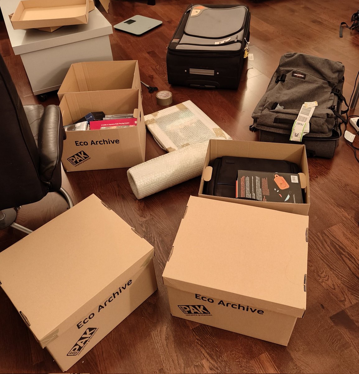 Playin <a href="/UnpackingALife/">Unpacking 📦</a> prequel rn, the gameplay is lit 🔥