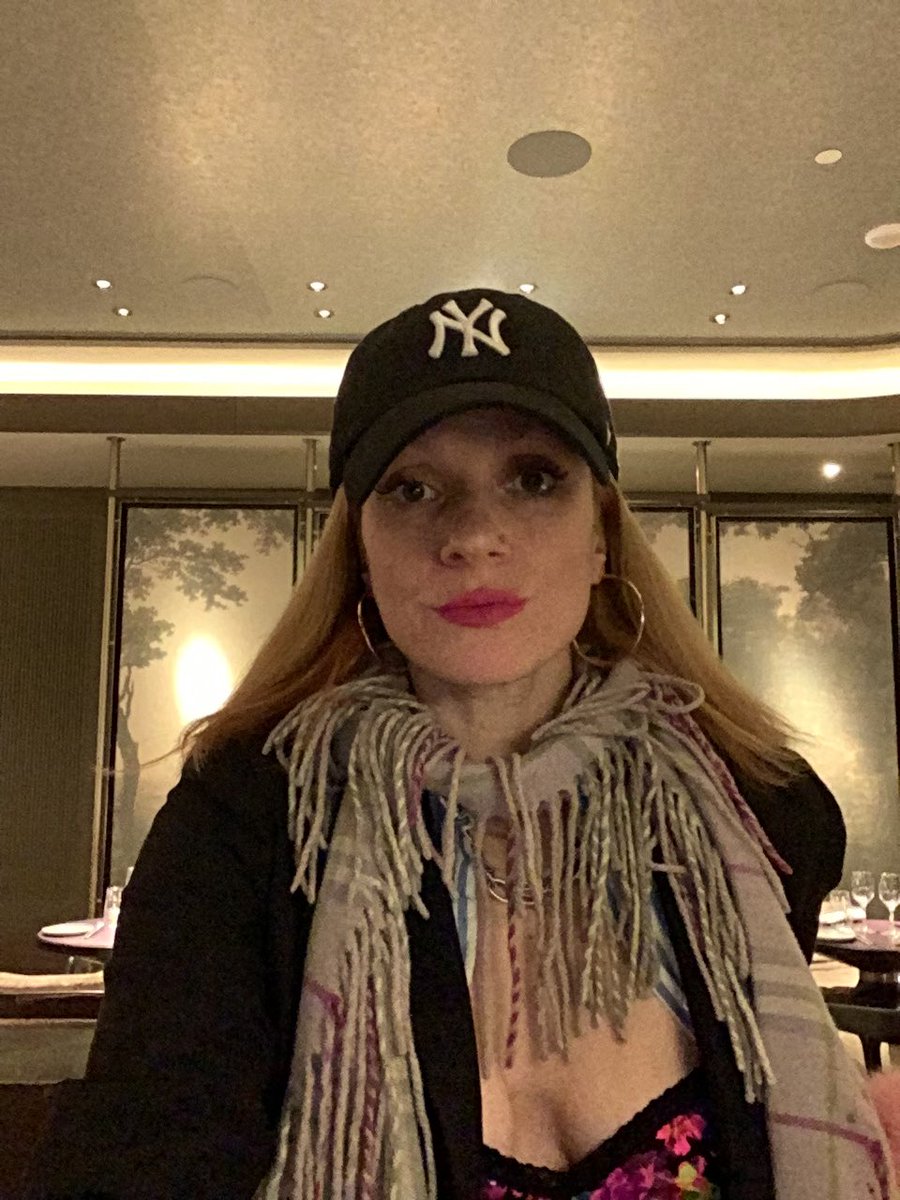 ariellelondonma's tweet photo. NY State of Mind 🗽🧢
https://t.co/FcYFkmr9gz
#ariellelondon 💖 #zendopeness 🪞💎 #maralago 🍒 #newyorkcity #yankeecap #toronto #theritz #ritztoronto #singer #rapper #songwriter #producer #dancer #writer #authour #activist #artist #hiphop #rap #musicvideo #film #youtube #music https://t.co/FaQztextL8