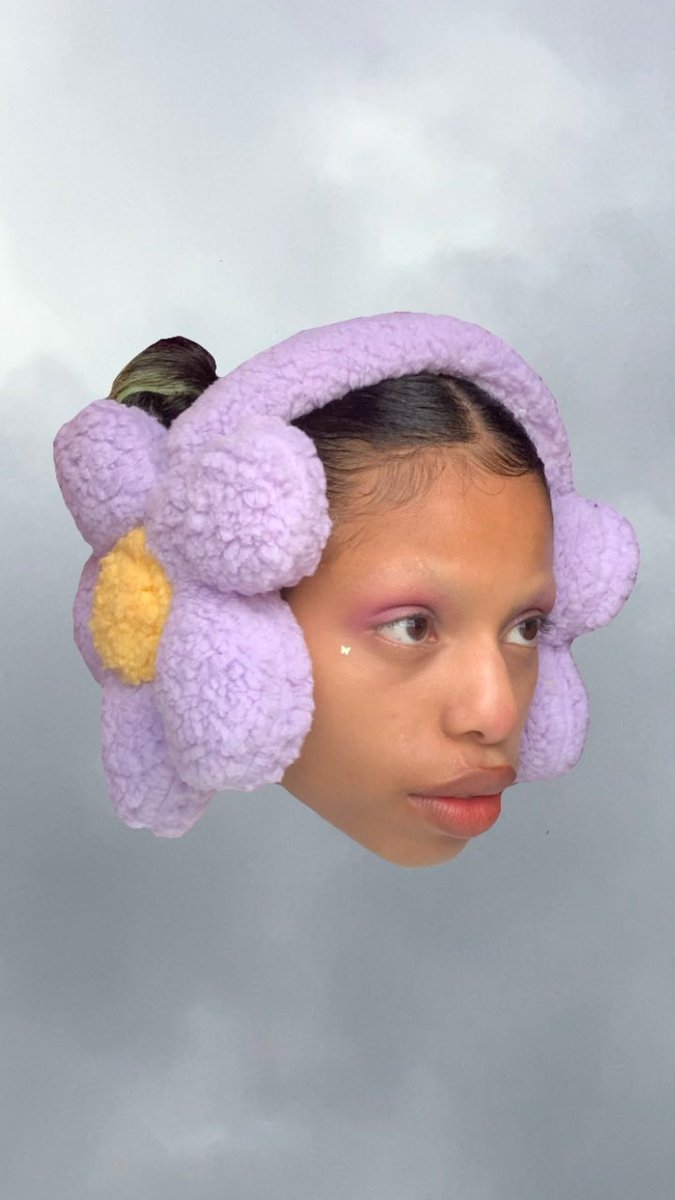 superflyhunni's tweet photo. Haii , i’m Superflyhunny ! I am the owner of the brand Hunnshine . I designed the Flower earmuffs 🌼 https://t.co/Z2uy2oQ7Fc