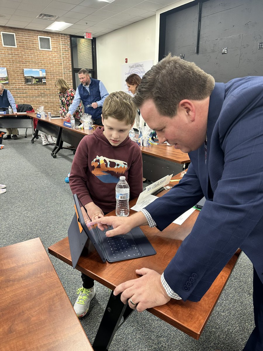 JBS_Principal's tweet photo. JB Stephen’s 2nd graders introduced our dash robots to our school board tonight! 🤖 #STEM #makerspace #STEMeducation @AngieGraddy they did awesome! https://t.co/Rl4kPNzaz6