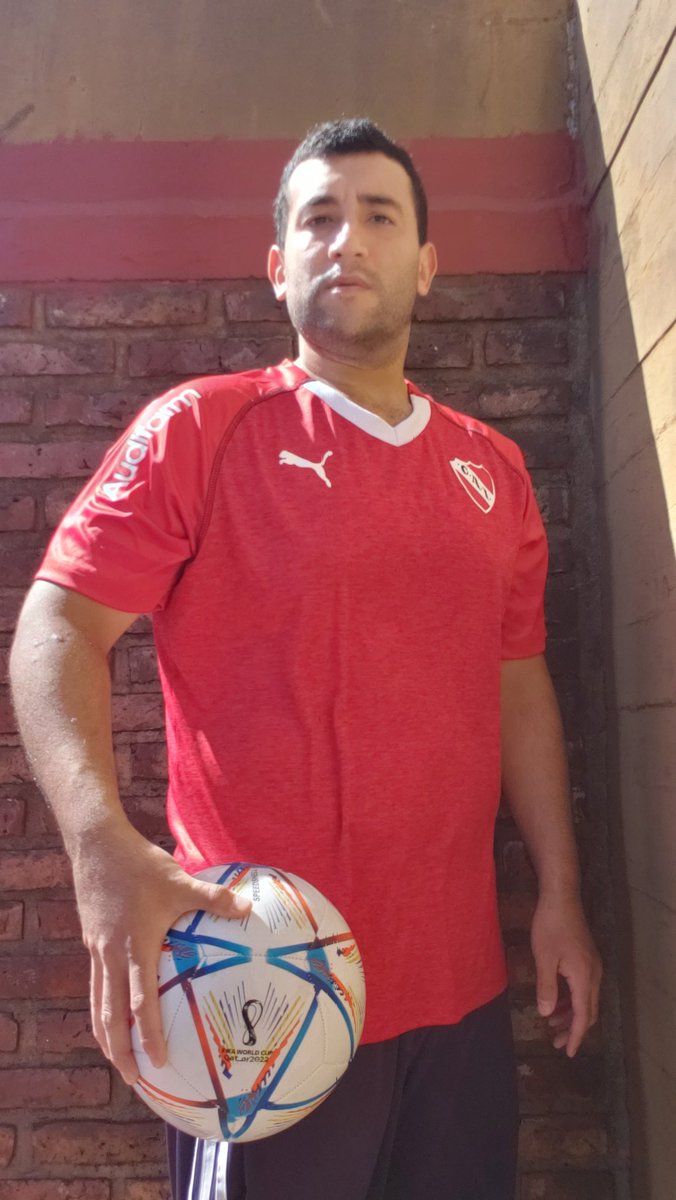 Lukitascai89's tweet photo. Flasheaba jugador profesional en gigantografia 😂 https://t.co/Ralpu7sANC