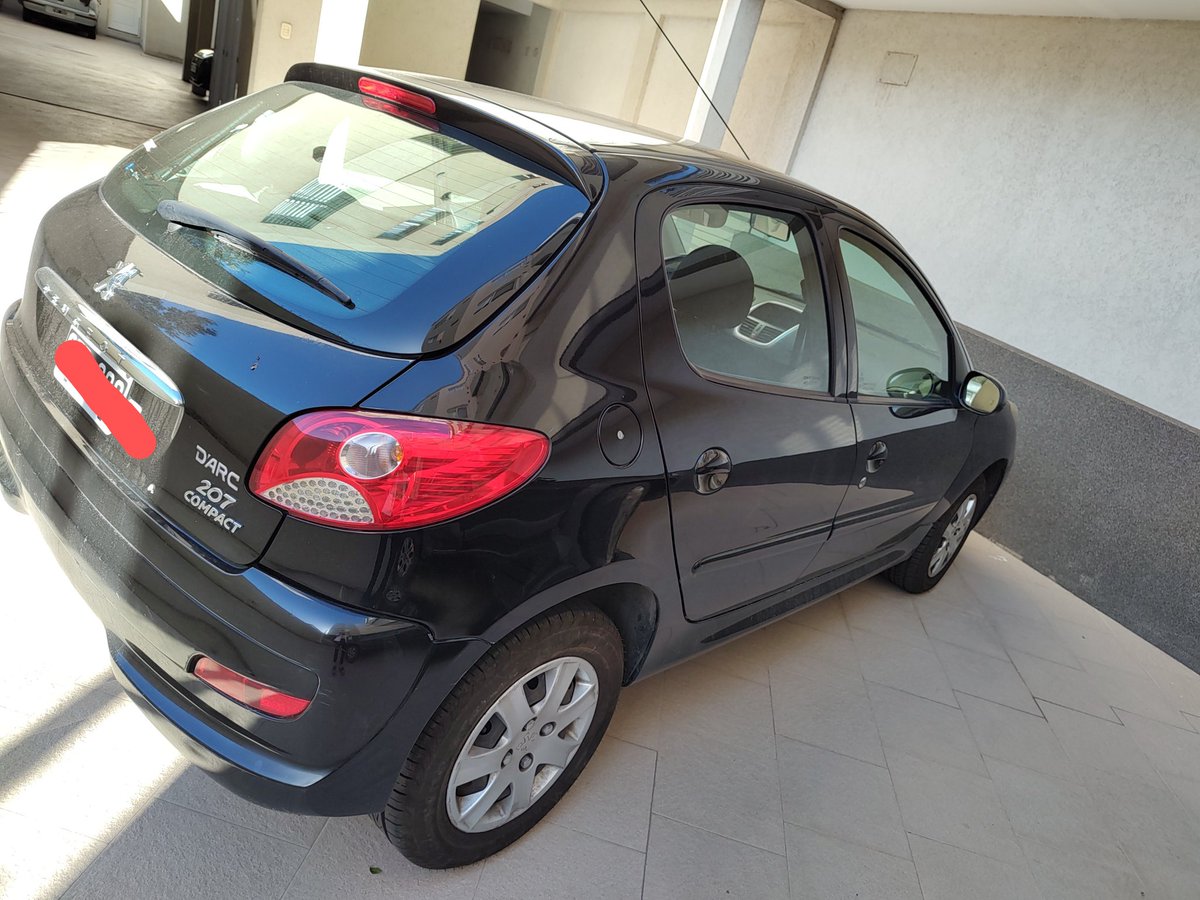 Pitufaleona's tweet photo. Vendo Peugeot 207 compact allure 1.4 sedan 5 puertas 2014, 59.500 km, VTV al día. Su consulta no molesta!! https://t.co/zPwd5sfeVu