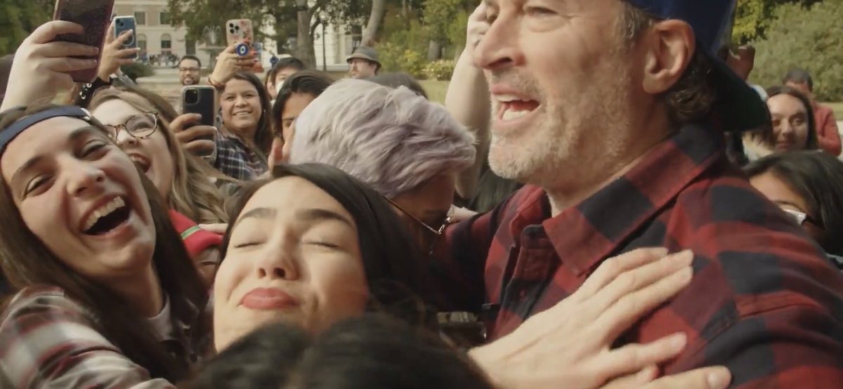 ScottGPatterson's tweet photo. My goal for 2023 - hug every GG fan on the planet and say “Thank you” https://t.co/NZOm683exW