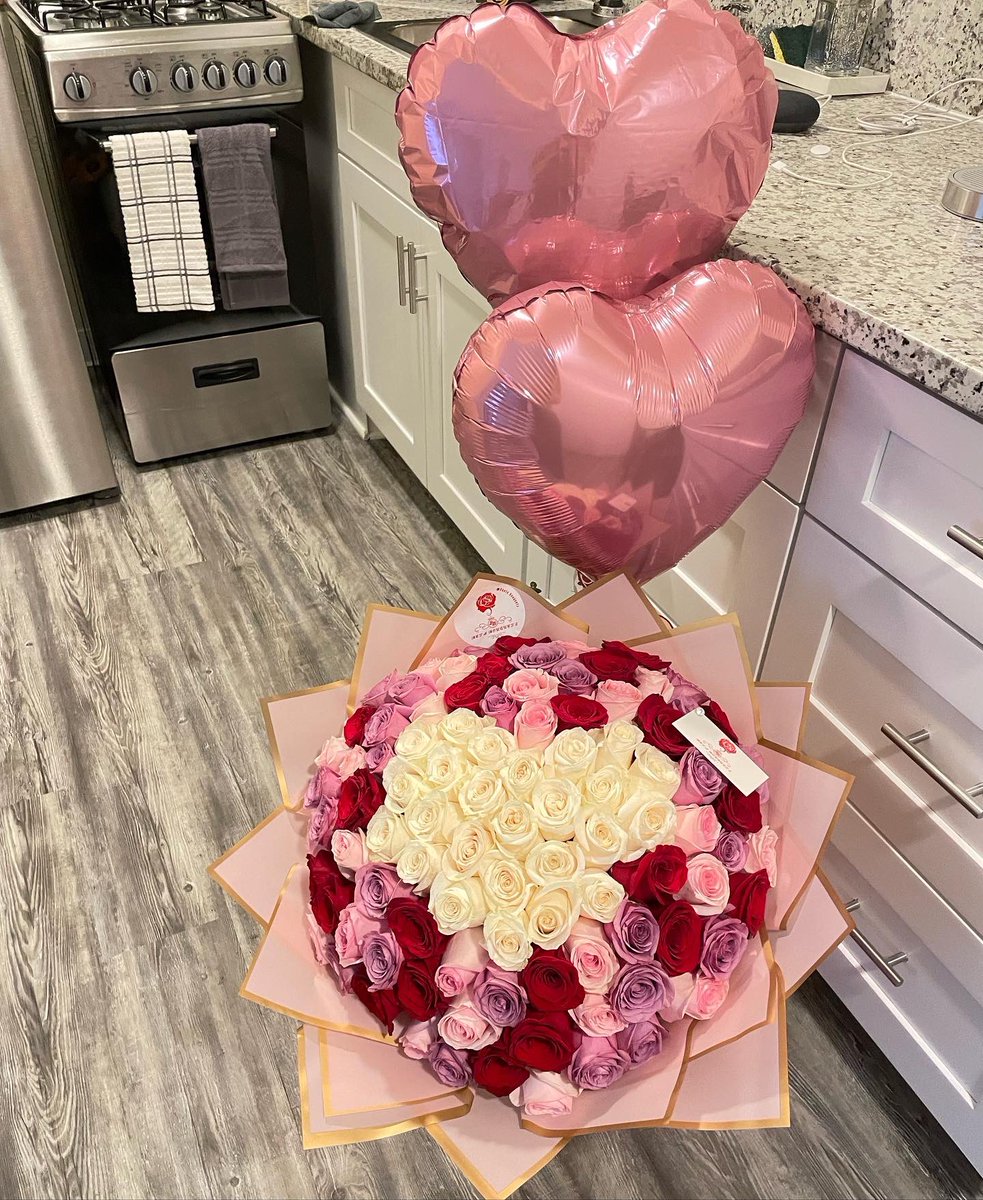 kbdlr00's tweet image. Perfect for Valentine’s Day 🤩💝 IG: beta.bouquets