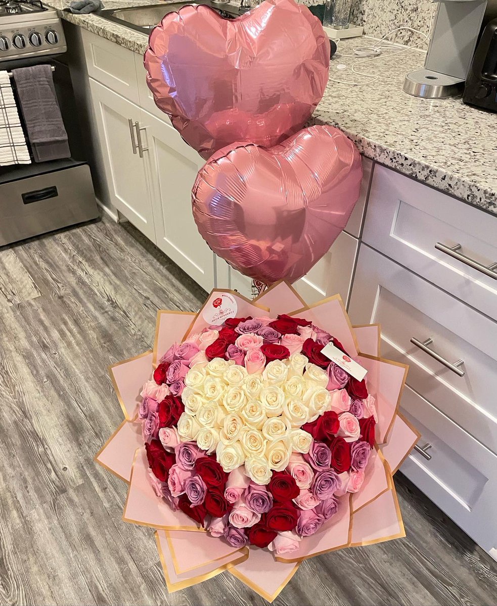 kbdlr00's tweet image. Perfect for Valentine’s Day 🤩💝 IG: beta.bouquets