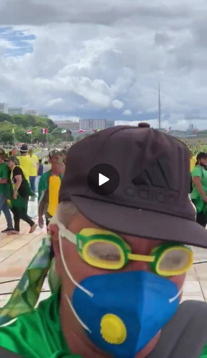 brazilposting's tweet photo. @felipeneto 😁 https://t.co/Zu6nLGNt07